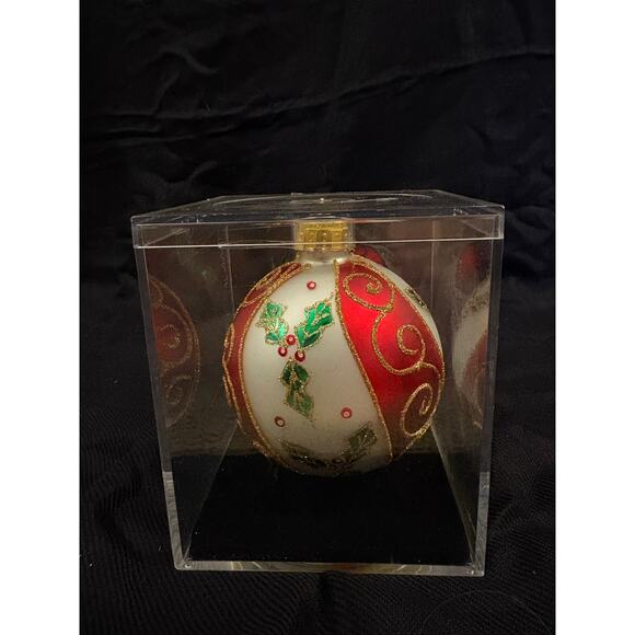 Designers Studio Handcrafted Glass Christmas Ornament in Case - Picture 8 of 8